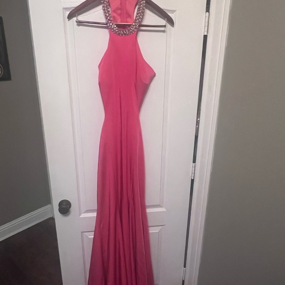 Elegant Pink Halter Neck Dress - Picture 1 of 7